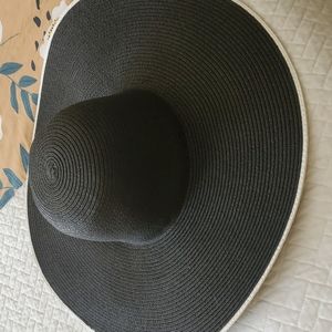 Wide brim floppy hat